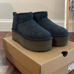 UGG Ultra Mini Platform Boot - Eve Blue (Navy Blue)